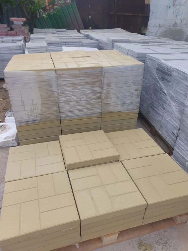 Тротуарная плитка серая и красная